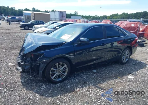 2015 Toyota Camry Se z USA, uszkodzony, nr VIN 4T1BF1FK8FU107929